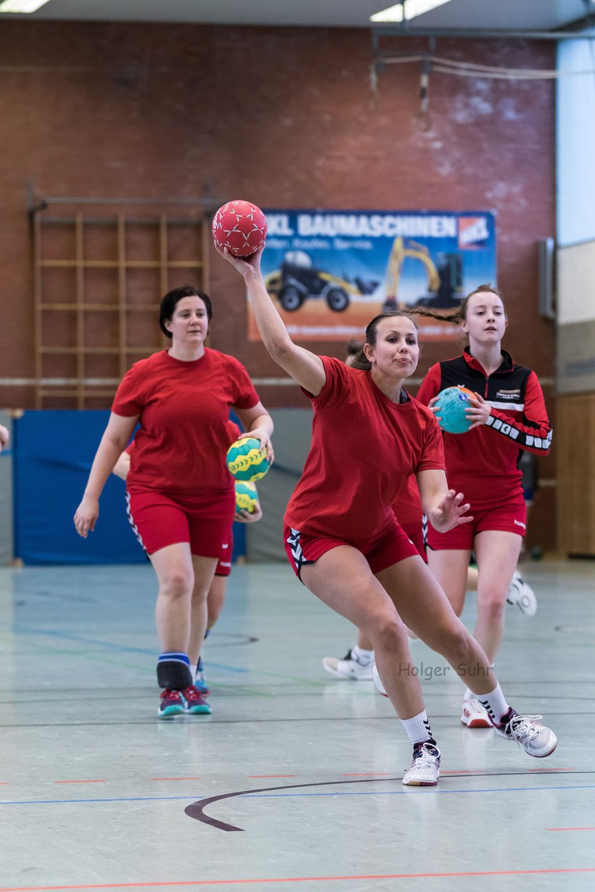 Bild 121 - Frauen Barmstedter TS - Buedelsdorfer TSV : Ergebnis: 26:12